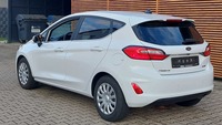 Pogled levo zadaj