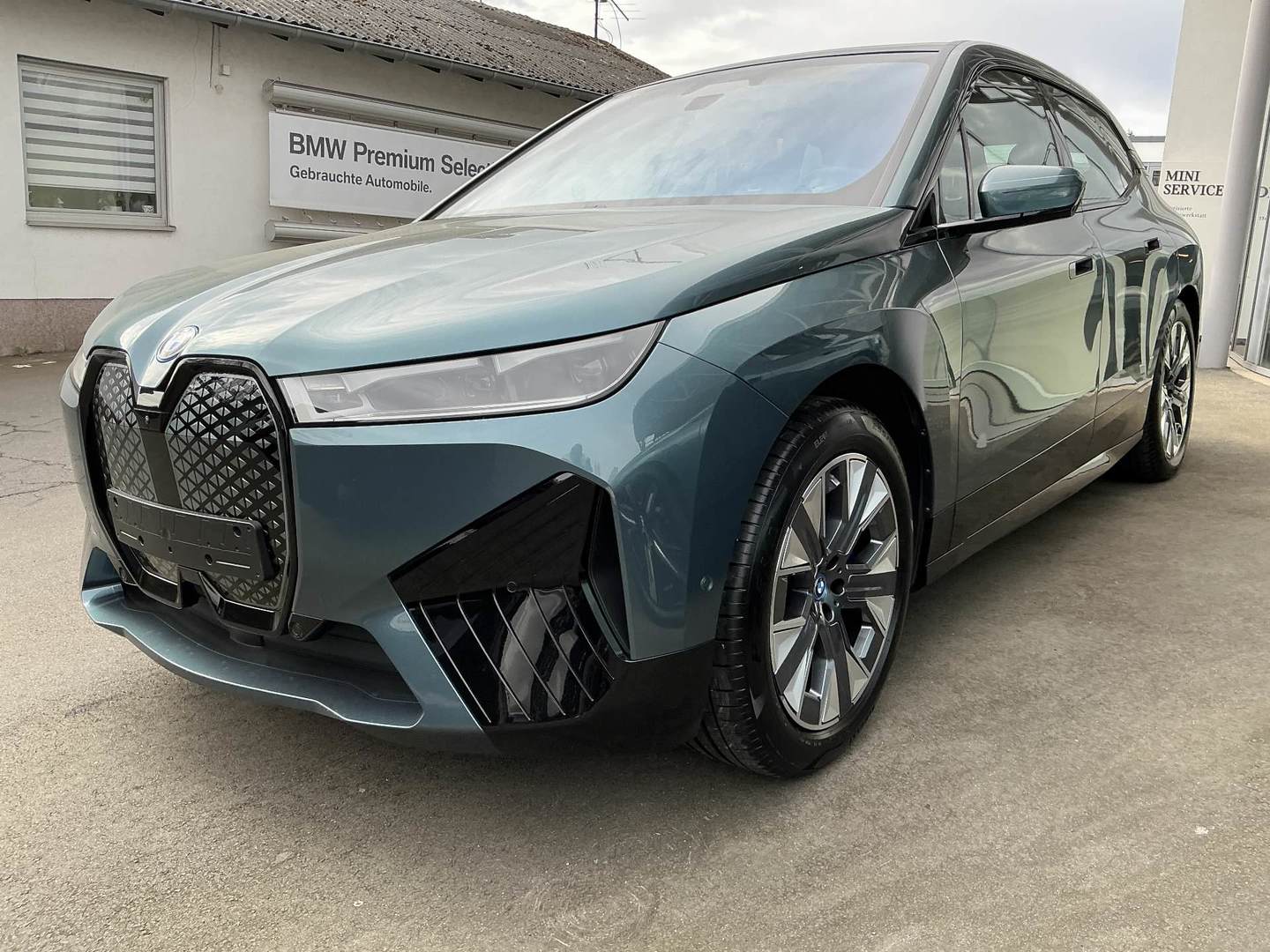 BMW iX
