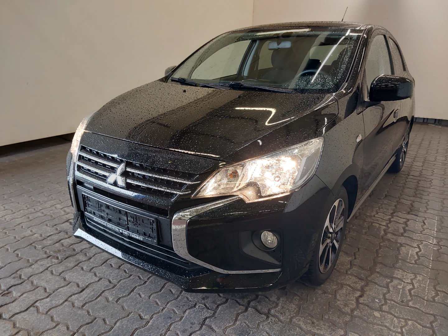 Mitsubishi Space