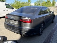 Pogled od pozadi desno