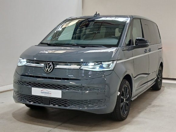 Pogled levo spredaj