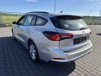 Pogled od pozadi levo