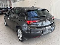 Pogled levo zadaj