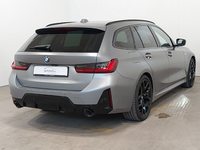 Pogled desno zadaj