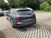 Skats no kreisās puses aizmugurē