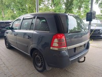 Widok z tyłu po stronie lewej