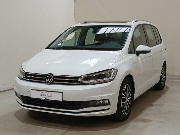 Pogled levo spredaj