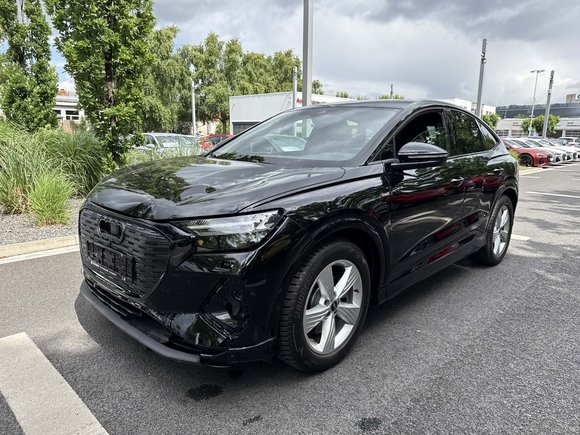 Nézet bal elöl