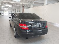 Widok z tyłu po stronie lewej