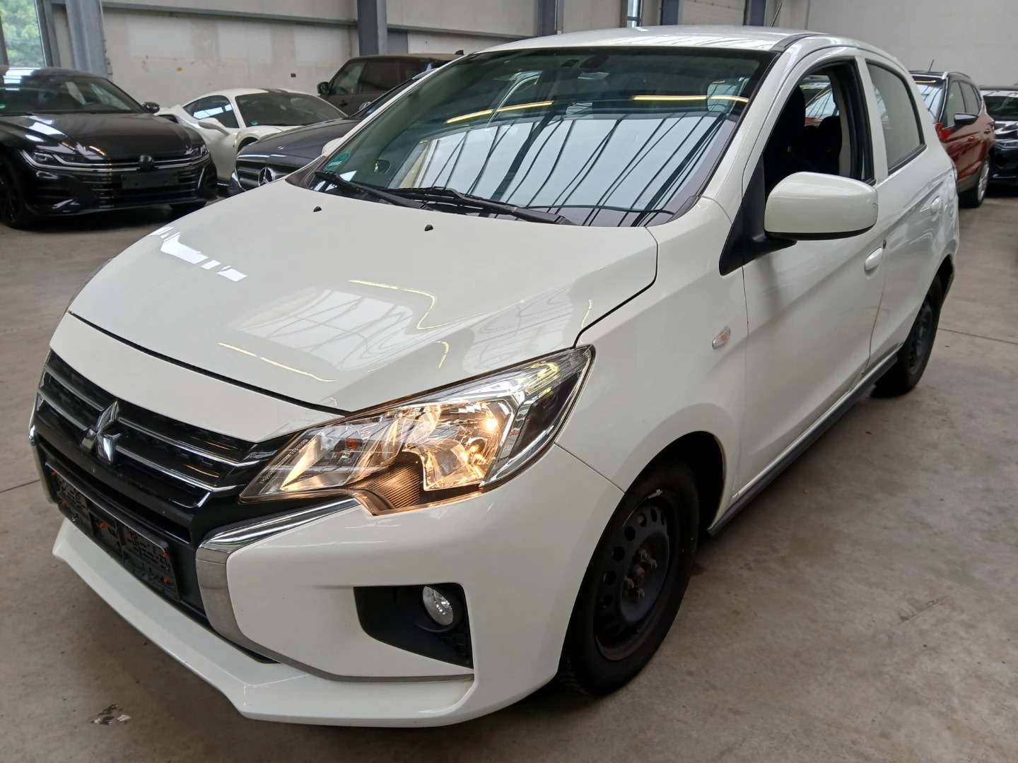 Mitsubishi Space