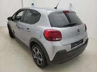 További kép