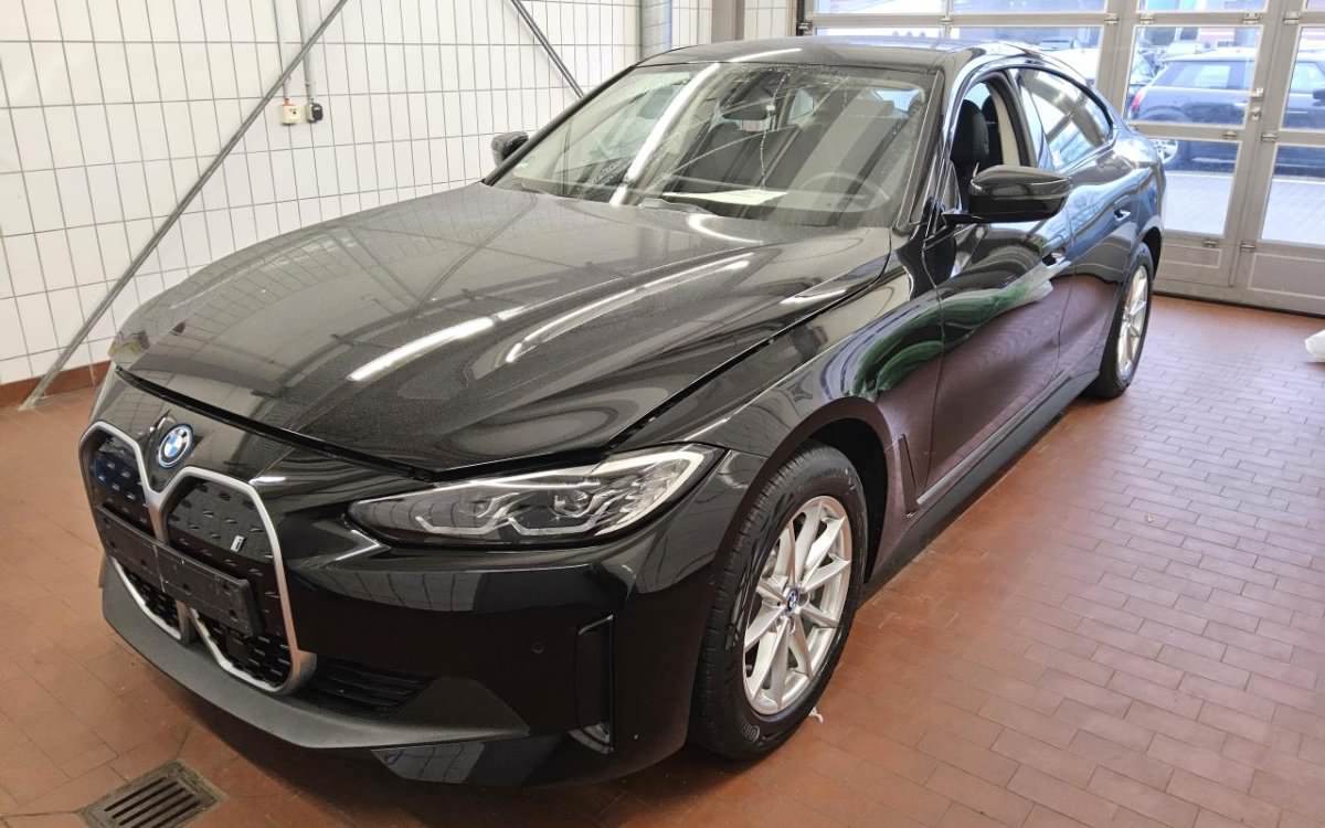 BMW I4