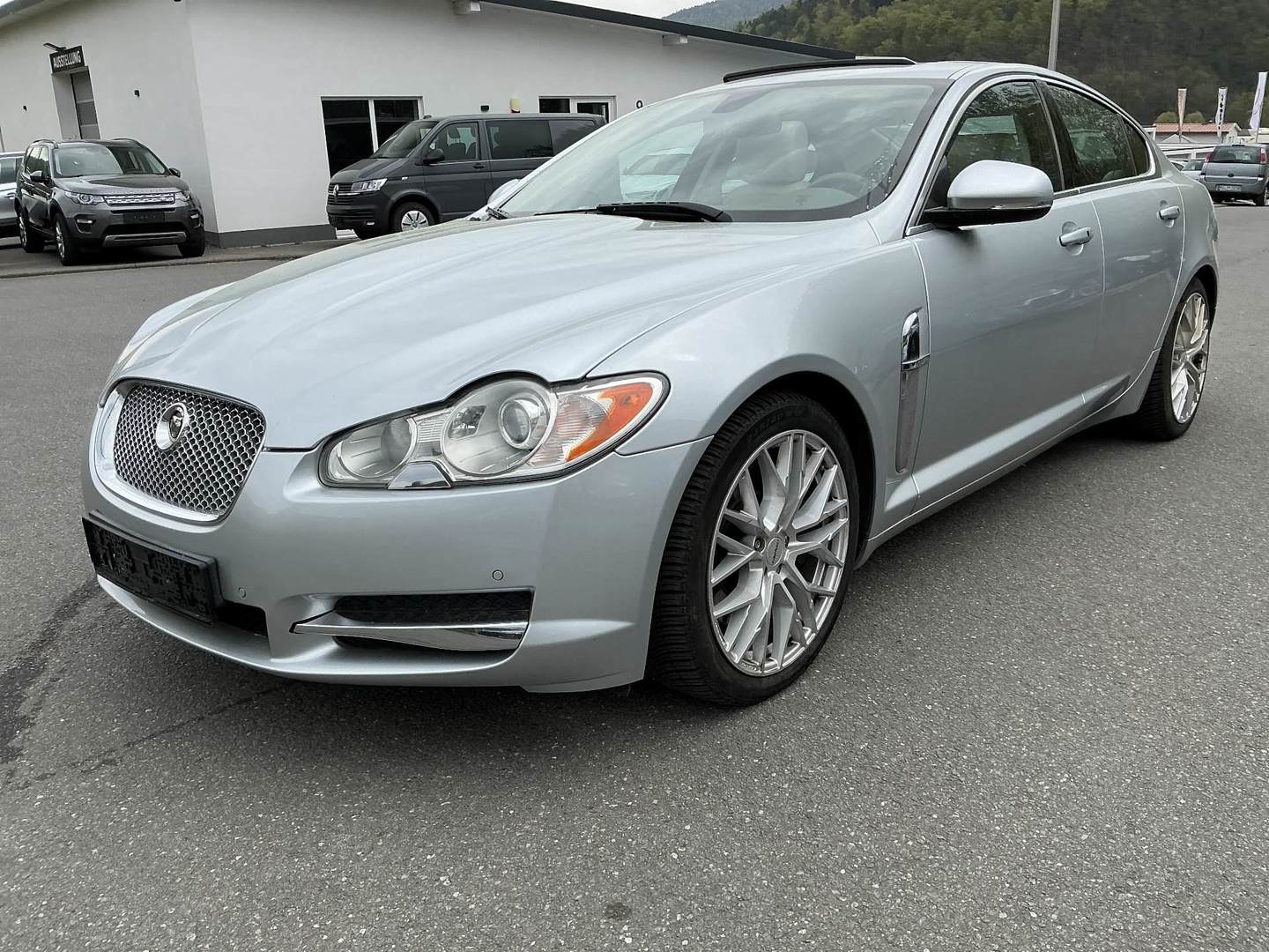 Jaguar XF