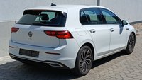 Pogled desno zadaj