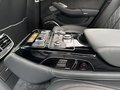 Widok przycisków sterujących tylnych foteli elektrycznych
