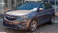 Pogled levo spredaj