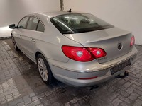 Pogled od pozadi levo