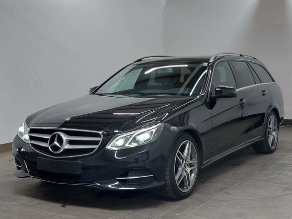 Vaizdas iš priekio kairės