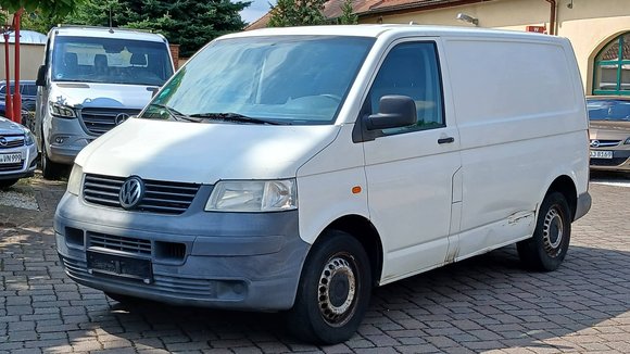 Pogled levo spredaj