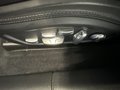 Vue des boutons de commande des sièges électriques