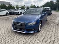 Audi A4 Avant 2,0 TDI quattro "Attraction"
