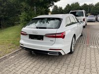 Skats no labās puses aizmugurē