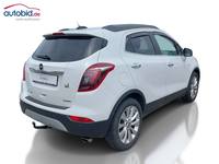 Skats no labās puses aizmugurē
