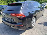 Pogled od pozadi desno