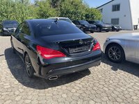 Skats no kreisās puses aizmugurē