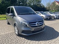 Skats no labās puses priekšā