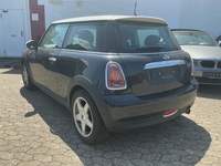 Pogled levo zadaj