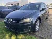 Skats no kreisās puses priekšā
