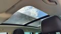 Vista do teto de abrir/teto panorâmico