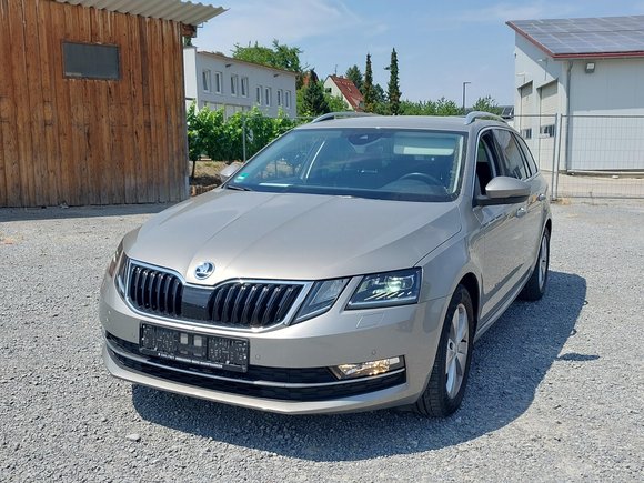 Pogled levo spredaj