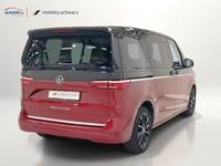 Skats no labās puses aizmugurē