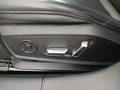 Vue des boutons de commande des sièges électriques