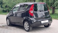 Pogled levo zadaj