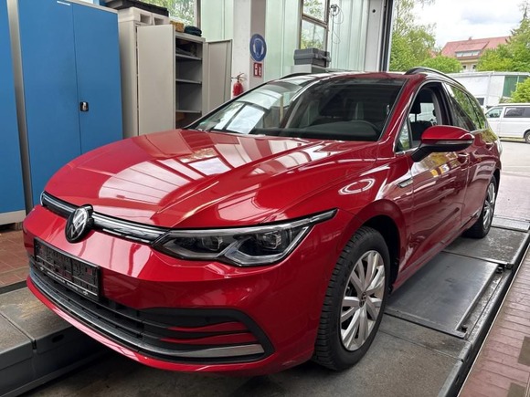 Pogled od napred levo