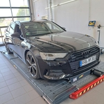 Pogled desno spredaj