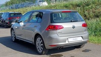 Pogled levo zadaj