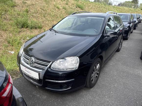 Pogled levo spredaj