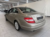 Вид сзади слева