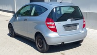 Pogled levo zadaj