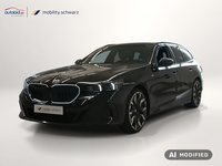 Вид спереди слева
