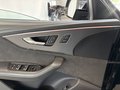 Vue des boutons de commande des sièges électriques