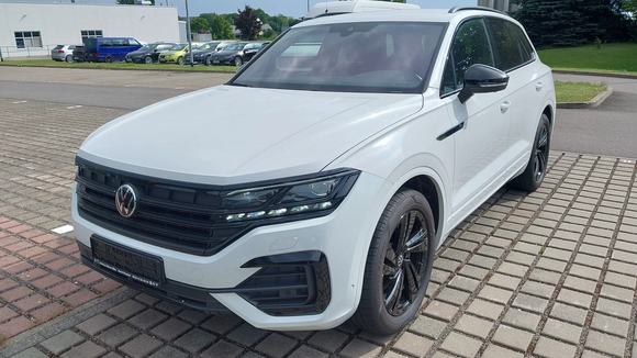Pogled levo spredaj