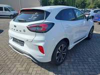 Pogled desno zadaj