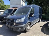 Skats no kreisās puses priekšā
