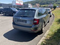 Pogled desno zadaj