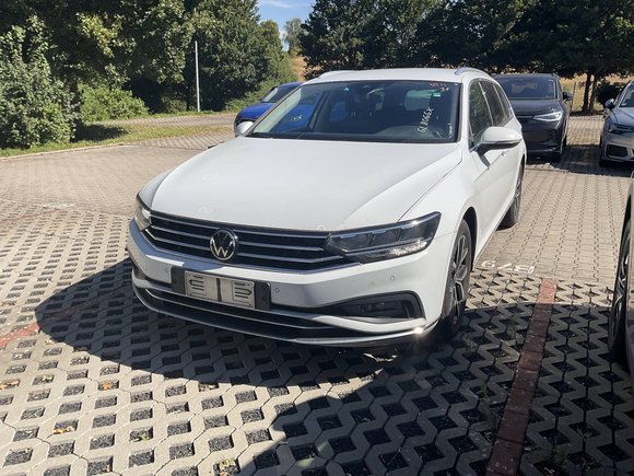 Pogled levo spredaj